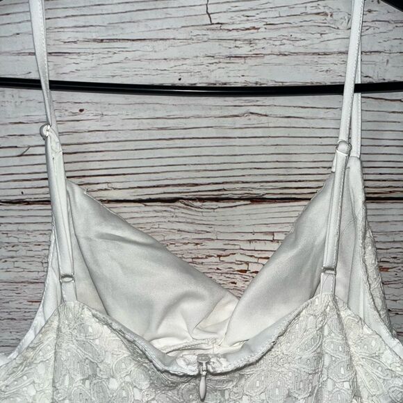 Elegant White Lace Mini Dress - Picture 6 of 6